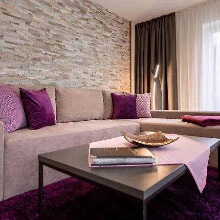 For Moments & Apartman *