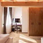 For Moments & Apartment