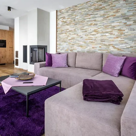 Apartment For Moments & *