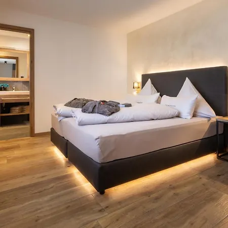 Apartment For Moments & *
