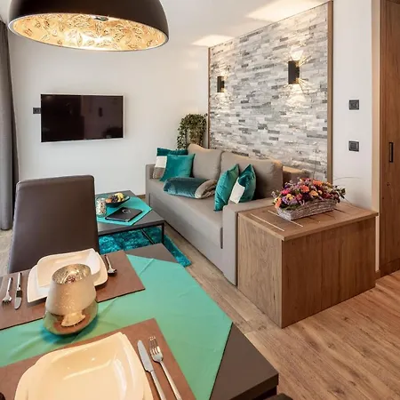 For Moments & Apartman *