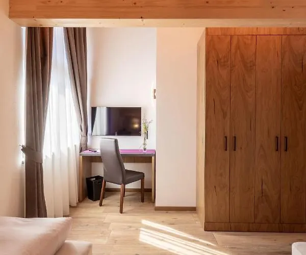 For Moments & Apartment